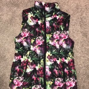 Puffed vest- floral- Betsey Johnson